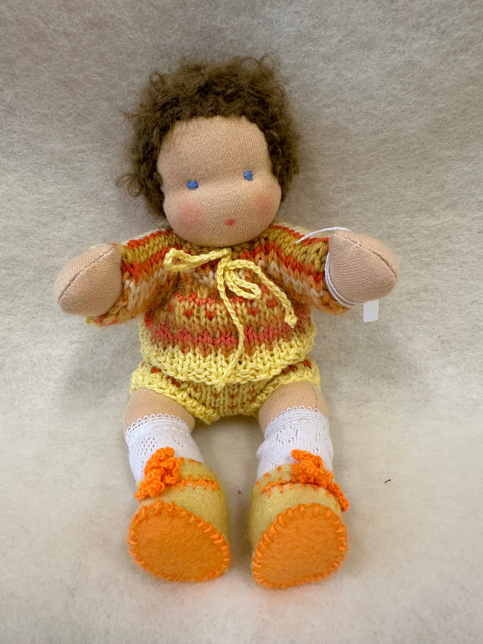 Handgemaakte pop met kleertjes - Stella - 23cm
