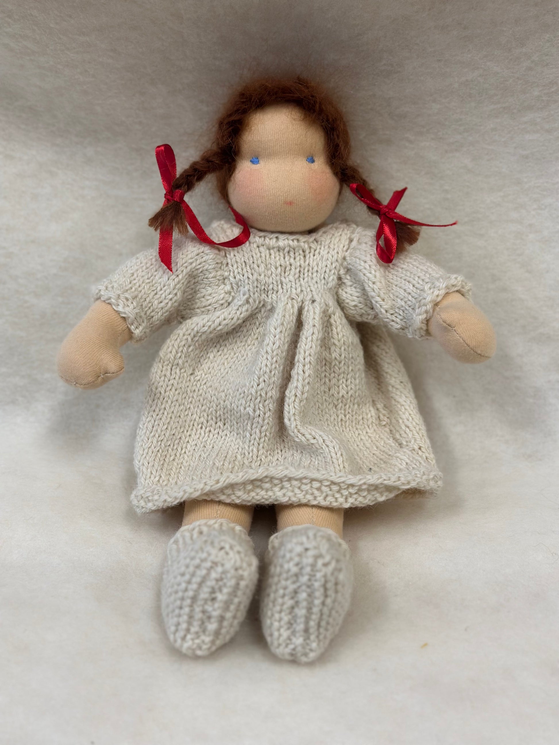 Handgemaakte pop met kleertjes - Stella - 33cm