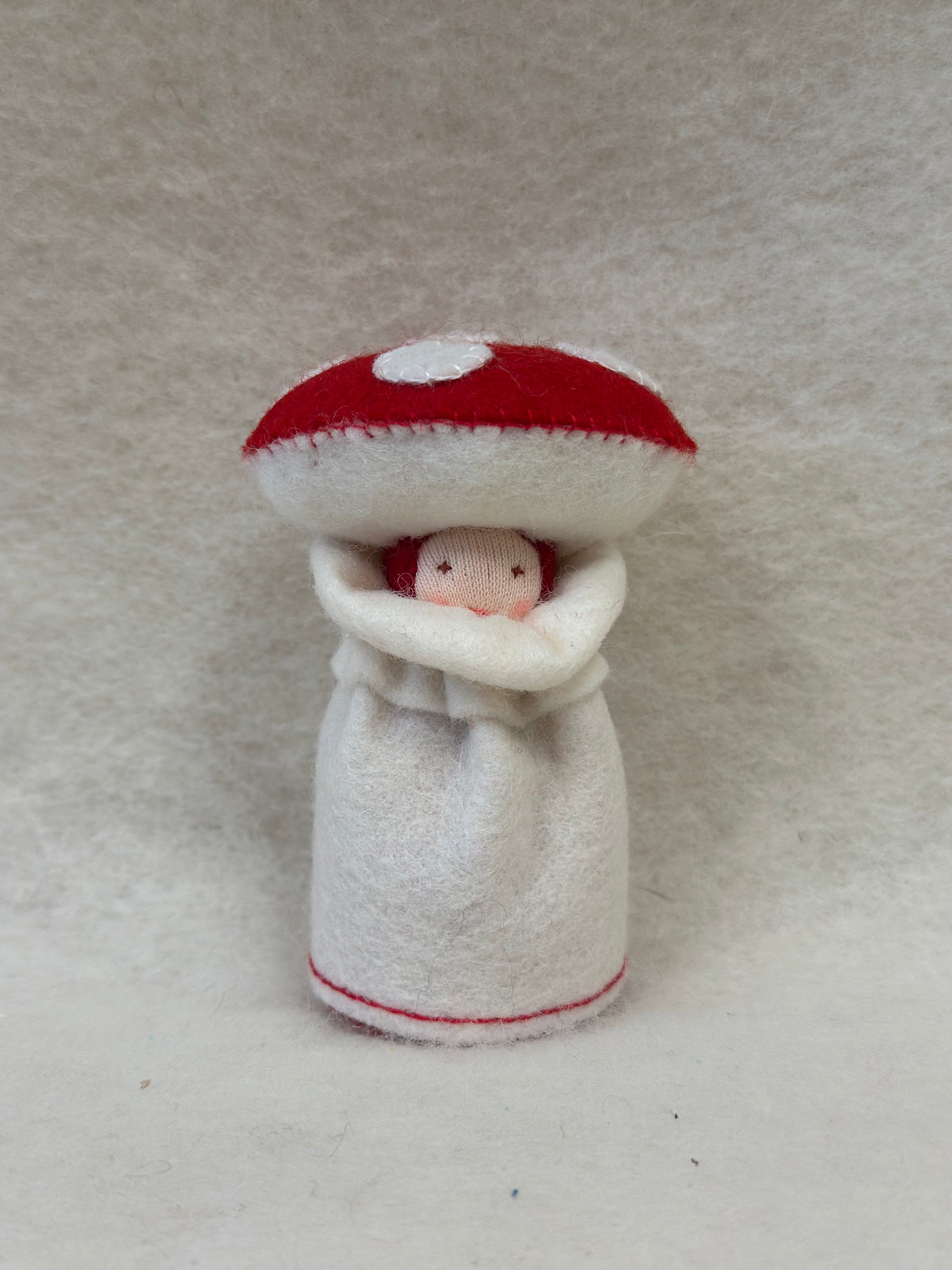 Handgemaakt paddenstoeldame - 10cm