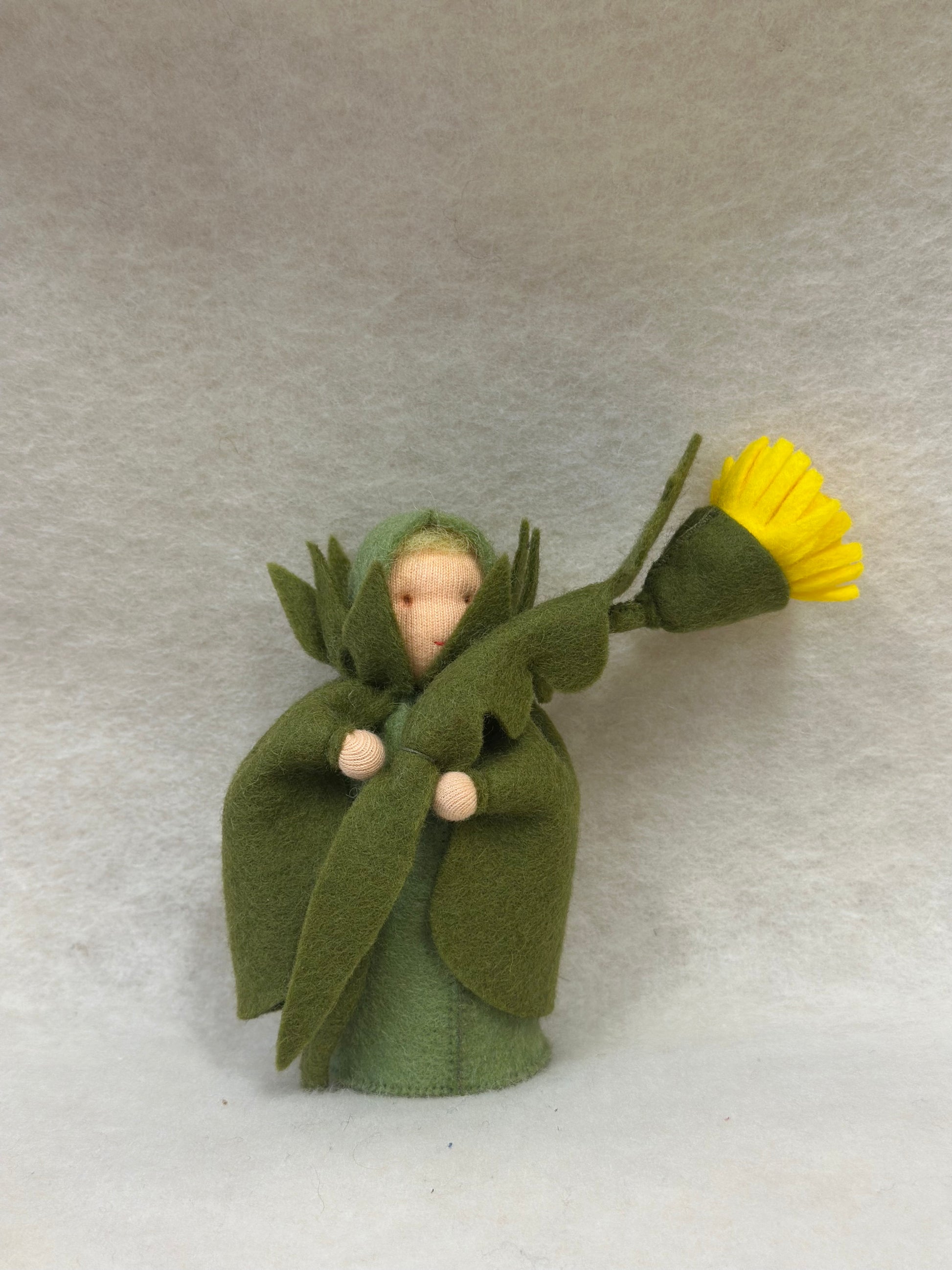 Handgemaakt bloemvrouwtje - Wies - 17cm