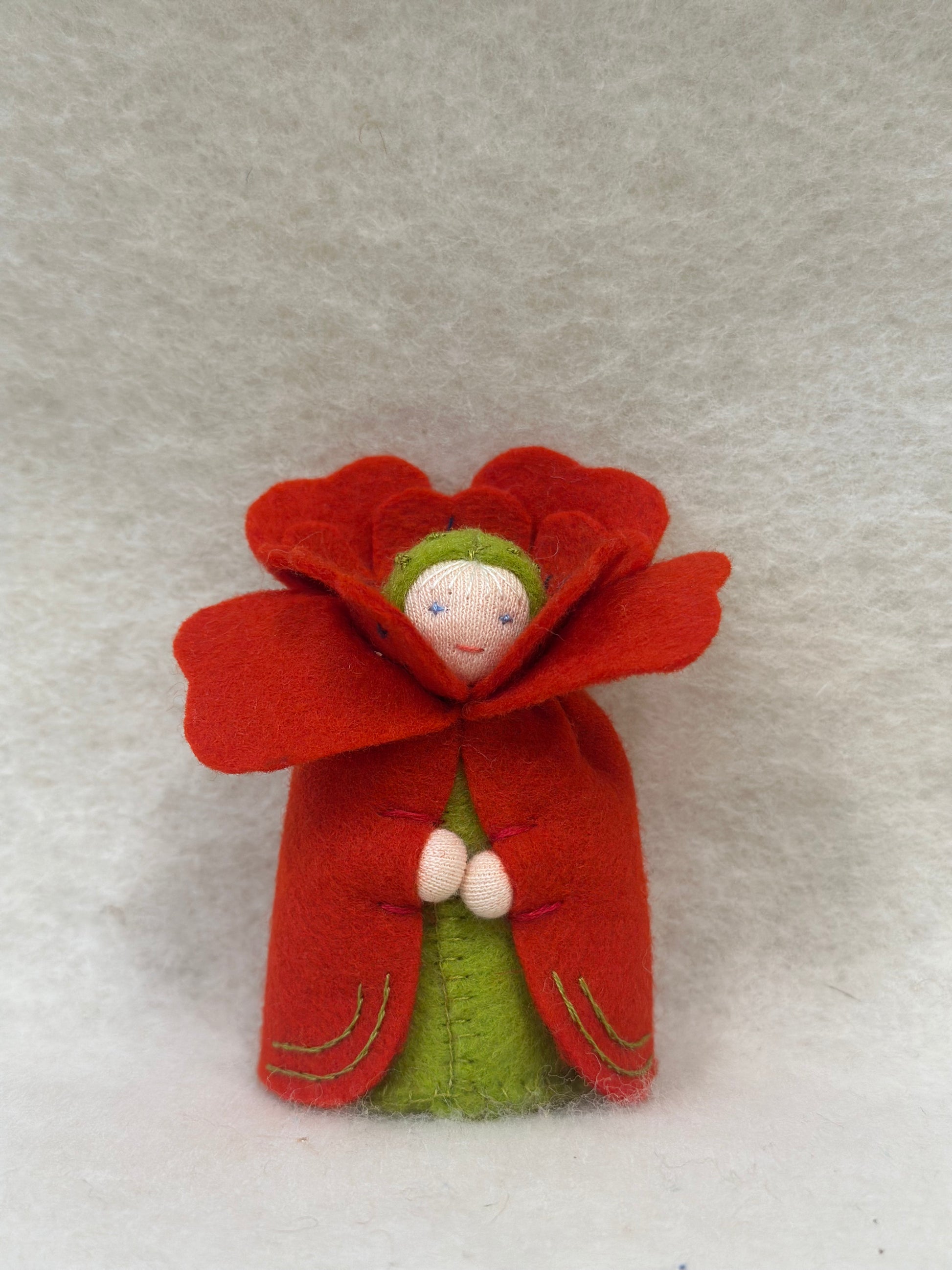 Handgemaakt bloemvrouwtje rood - Ambrosius - 9cm
