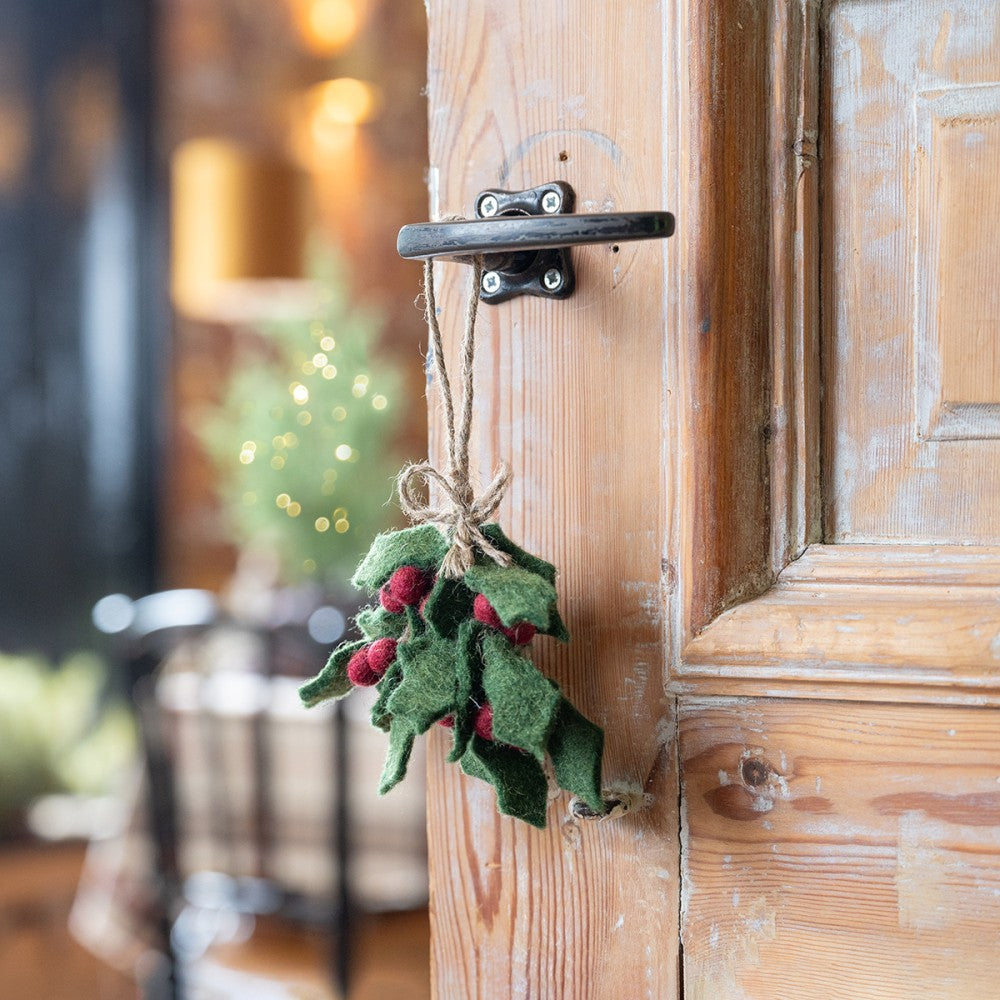 Sjaal met verhaal - Kersthanger - Vilt - Hulst met besjes